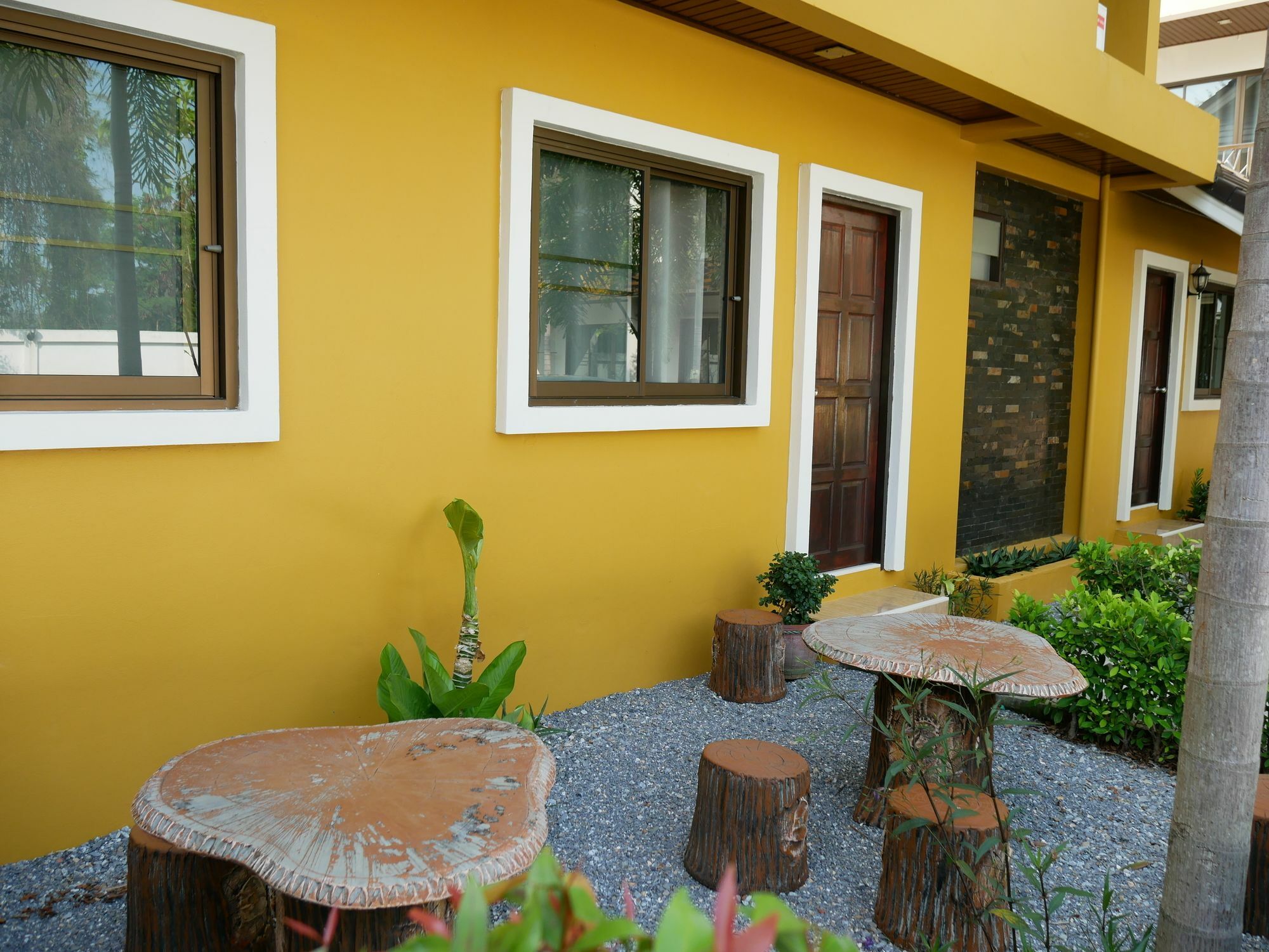 Yellow House Rayong Ban Phe Exterior foto